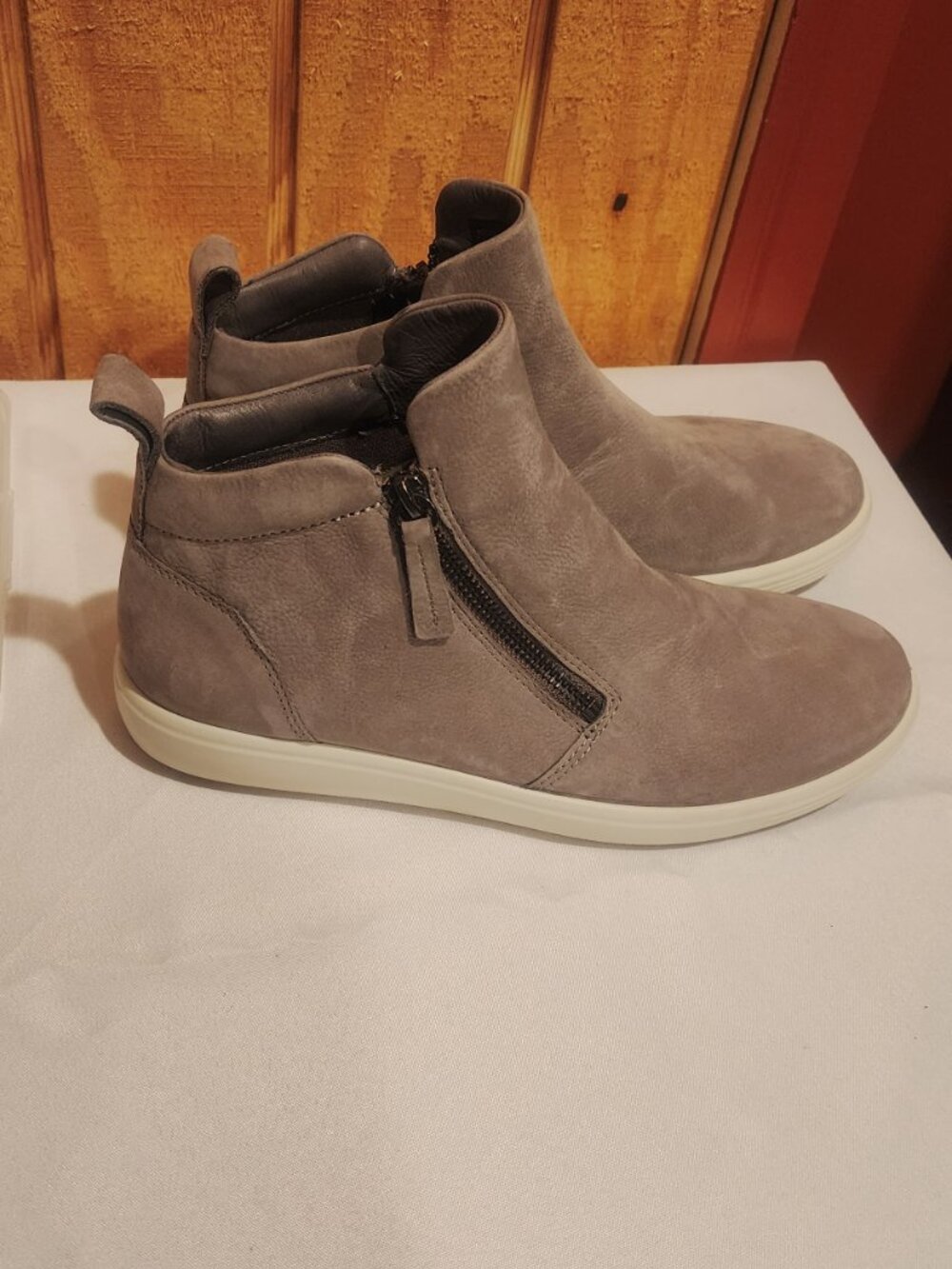 Ecco Soft 7 Women's Size 9-9.5 US